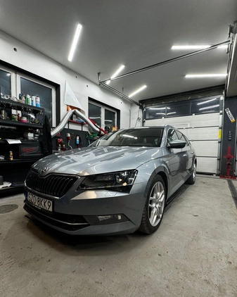 Skoda Superb cena 72000 przebieg: 260000, rok produkcji 2017 z Żory małe 466